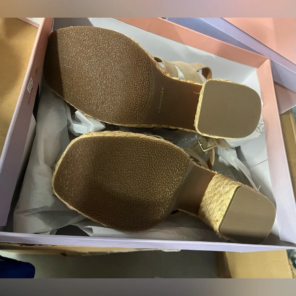 NWT Lisa Vicky Just Strappy Platform Sandal in Tan Split Suede - Size 7.5